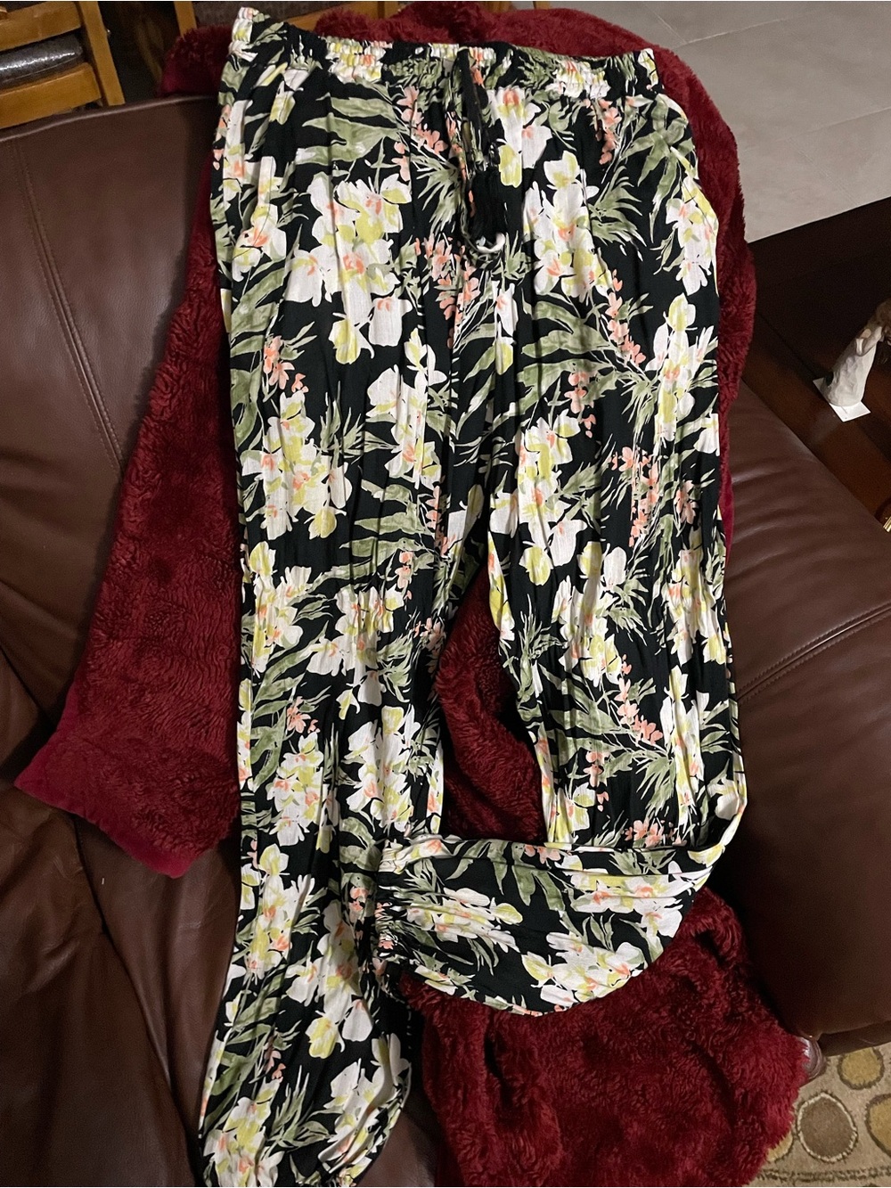 Trendy ANGIE BOHO FLORAL JOGGER LIKE PANTS Drawstring elastic waist Ladies M - Picture 2 of 8